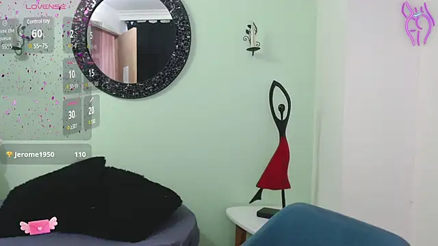 Snapshot of Sofia_Franco_ chatting on December 6, 10:30 pm Sofia Franco online show from December 6, 10:30 pm