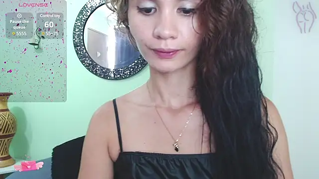 Snapshot of Sofia_Franco_ chatting on January 4, 8:05 pm Sofia Franco online show from January 4, 8:05 pm