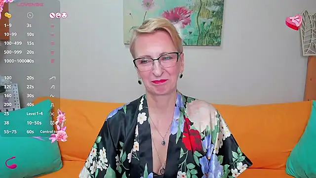 iamyourdream89 online show from February 6, 2:58 pm