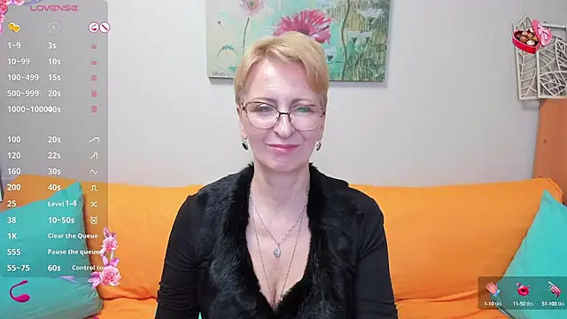 iamyourdream89 online show from March 6, 4:28 pm