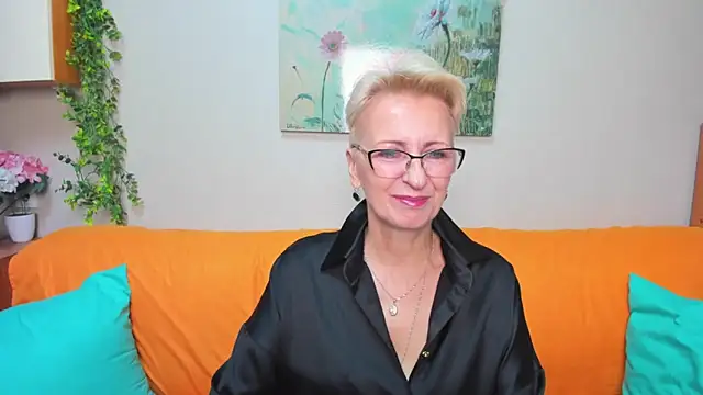 iamyourdream89 online show from November 6, 1:45 pm