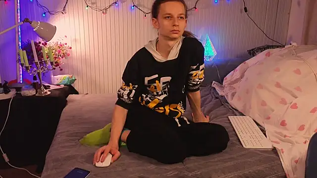 Snapshot of Frank_Fraer chatting on November 26, 6:20 pm Frank Fraer online show from November 26, 6:20 pm