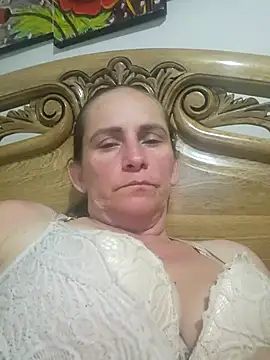 Snapshot of SeductionSilera chatting on January 22, 4:13 am SeductionSilera online show from January 22, 4:13 am