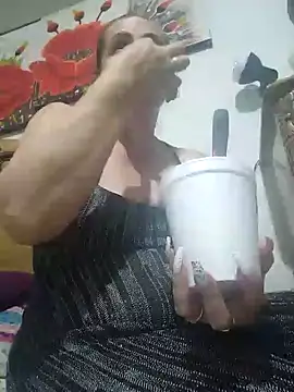 Snapshot of SeductionSilera chatting on February 1, 11:06 pm SeductionSilera online show from February 1, 11:06 pm