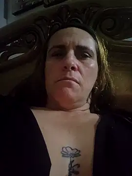 Snapshot of SeductionSilera chatting on February 16, 11:37 pm SeductionSilera online show from February 16, 11:37 pm