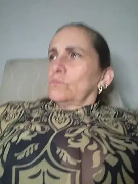 Snapshot of SeductionSilera chatting on February 19, 12:35 am SeductionSilera online show from February 19, 12:35 am