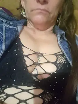 Snapshot of SeductionSilera chatting on February 20, 2:02 pm SeductionSilera online show from February 20, 2:02 pm