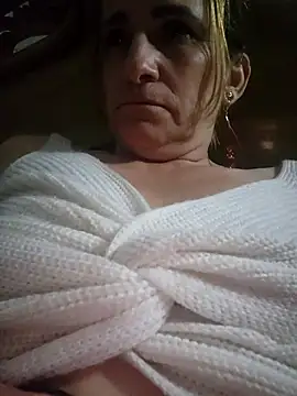 Snapshot of SeductionSilera chatting on February 28, 10:06 pm SeductionSilera online show from February 28, 10:06 pm