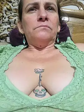 Snapshot of SeductionSilera chatting on September 9, 4:01 am SeductionSilera online show from September 9, 4:01 am