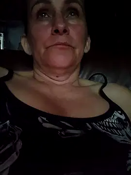 Snapshot of SeductionSilera chatting on September 20, 5:08 am SeductionSilera online show from September 20, 5:08 am