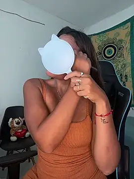 Snapshot of fenixgre chatting on October 25, 6:57 pm fenixgre online show from October 25, 6:57 pm