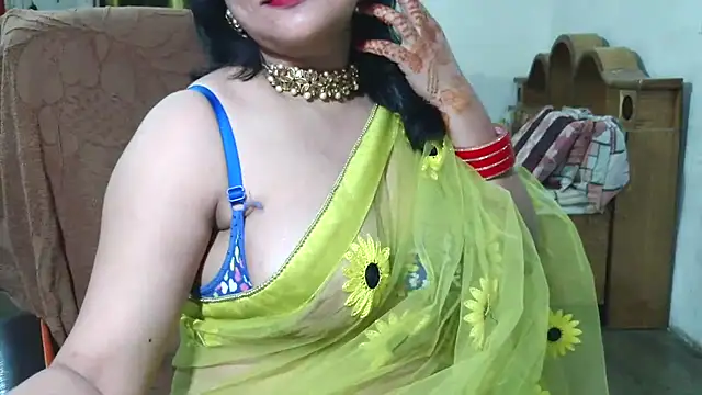 Snapshot of Cute_Mahi22 chatting on September 11, 6:41 pm Cute Mahi22 online show from September 11, 6:41 pm
