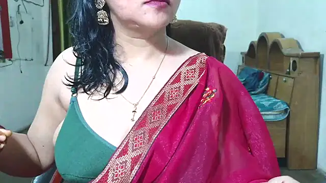 Snapshot of Cute_Mahi22 chatting on September 21, 5:53 am Cute Mahi22 online show from September 21, 5:53 am