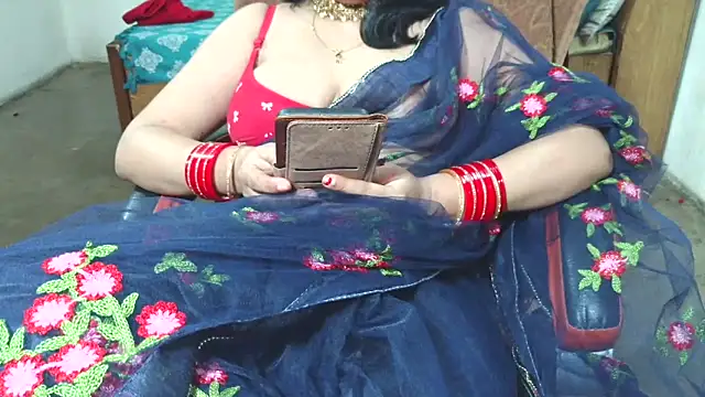 Snapshot of Cute_Mahi22 chatting on October 5, 7:01 pm Cute Mahi22 online show from October 5, 7:01 pm