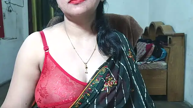 Snapshot of Cute_Mahi22 chatting on November 14, 4:44 am Cute Mahi22 online show from November 14, 4:44 am