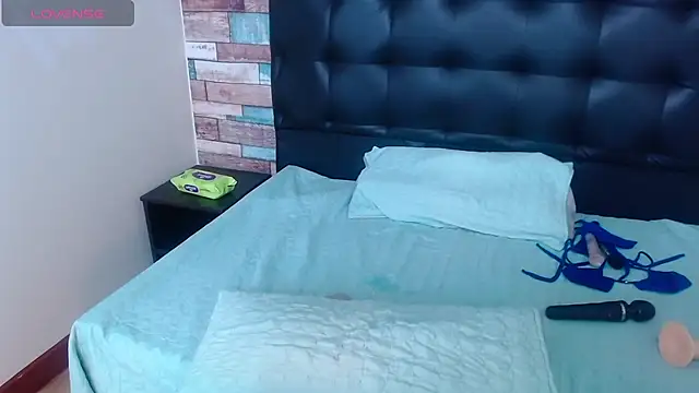 Naomy Jackson online show from February 5, 6:48 pm