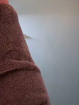 kimmiakiss22 online show from March 14, 6:39 pm