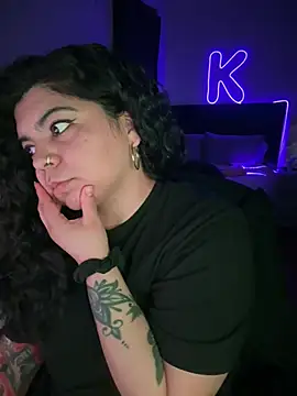 kimmiakiss22 online show from February 3, 7:13 am