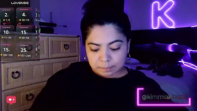 kimmiakiss22 online show from February 8, 1:53 am