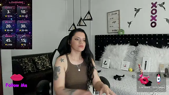 Snapshot of natasha_logan_ chatting on December 17, 10:12 am natasha logan online show from December 17, 10:12 am