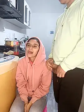 Snapshot of catire2323 chatting on November 14, 2:10 am catire2323 online show from November 14, 2:10 am