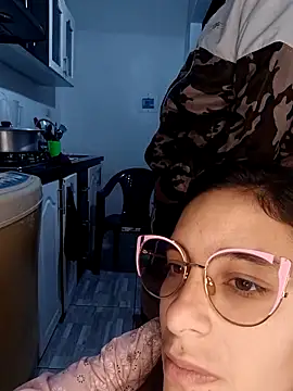 Snapshot of catire2323 chatting on November 21, 2:43 am catire2323 online show from November 21, 2:43 am