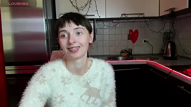 TayanaJons online show from February 4, 7:40 am