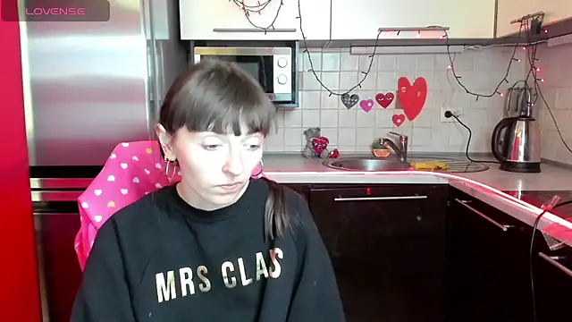 TayanaJons online show from February 7, 11:01 am