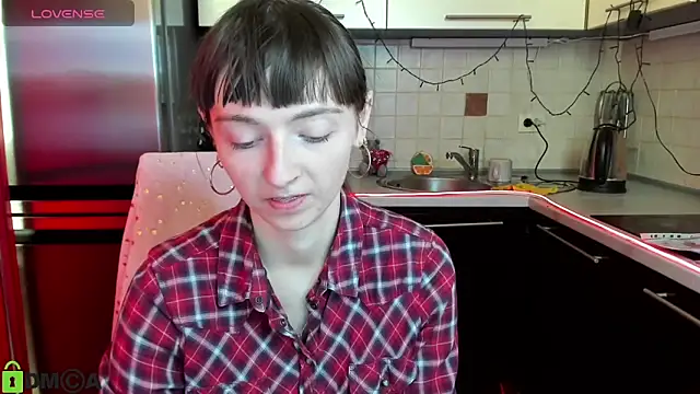 TayanaJons online show from March 7, 8:02 am