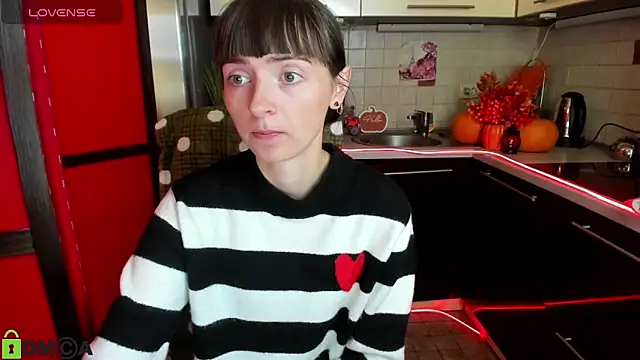 TayanaJons online show from October 16, 7:20 am