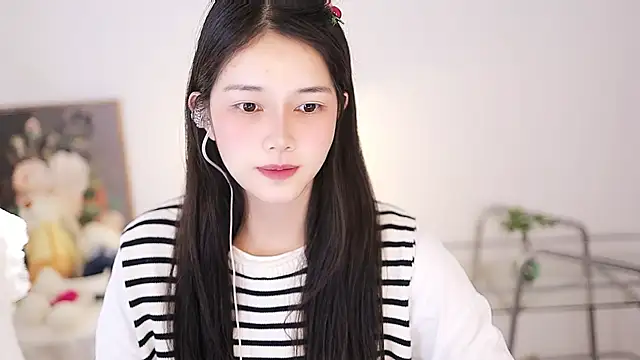 Snapshot of Judy520 chatting on February 18, 4:05 pm Judy520 online show from February 18, 4:05 pm