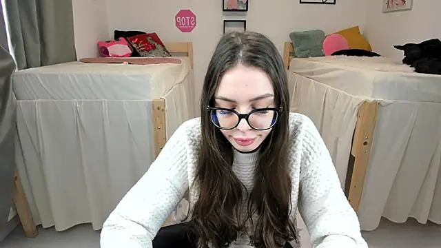 Snapshot of 18perfecttits chatting on February 6, 12:05 pm 18perfecttits online show from February 6, 12:05 pm