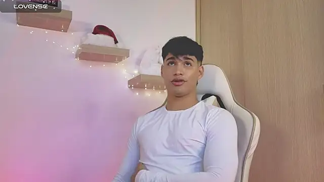 Snapshot of Jimmy_Leeh_ chatting on December 23, 11:49 pm Jimmy Leeh online show from December 23, 11:49 pm