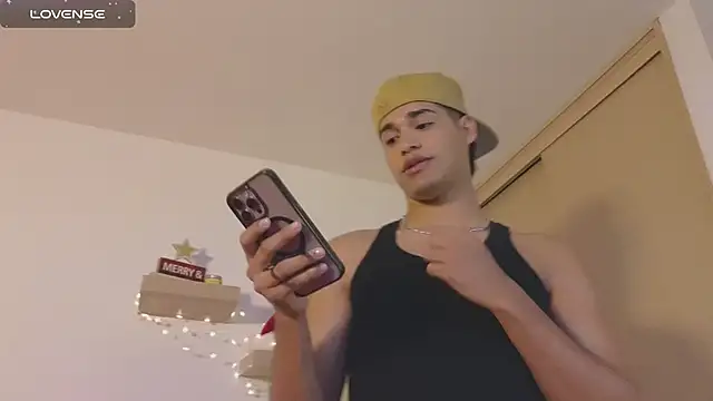 Snapshot of Jimmy_Leeh_ chatting on January 6, 1:42 am Jimmy Leeh online show from January 6, 1:42 am