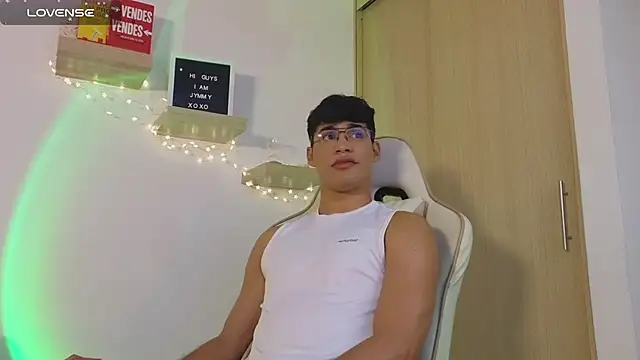 Snapshot of Jimmy_Leeh_ chatting on January 22, 10:05 pm Jimmy Leeh online show from January 22, 10:05 pm