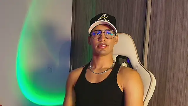 Snapshot of Jimmy_Leeh_ chatting on October 12, 11:15 pm Jimmy Leeh online show from October 12, 11:15 pm