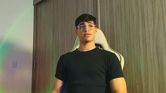 Snapshot of Jimmy_Leeh_ chatting on November 13, 4:11 am Jimmy Leeh online show from November 13, 4:11 am