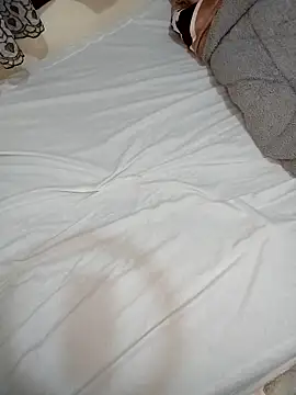 sweet vee42 online show from February 26, 1:11 am