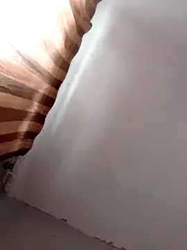 Snapshot of BustyWendy chatting on December 3, 8:00 am BustyWendy online show from December 3, 8:00 am