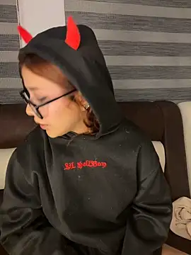 Snapshot of crystal_bunny7 chatting on March 10, 6:59 am crystal bunny7 online show from March 10, 6:59 am