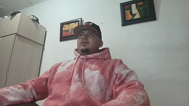 Snapshot of myke_andrade chatting on November 2, 1:41 am myke andrade online show from November 2, 1:41 am
