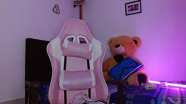 Dakota bumm online show from November 13, 7:57 pm