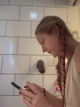 GoldenFlameGoddess online show from February 21, 6:48 pm