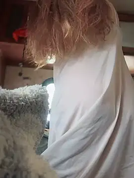 GoldenFlameGoddess online show from March 13, 6:01 pm