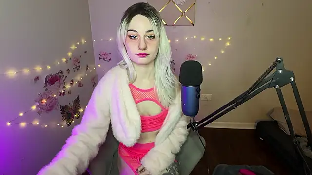 Starr1123 online show from February 6, 11:30 pm