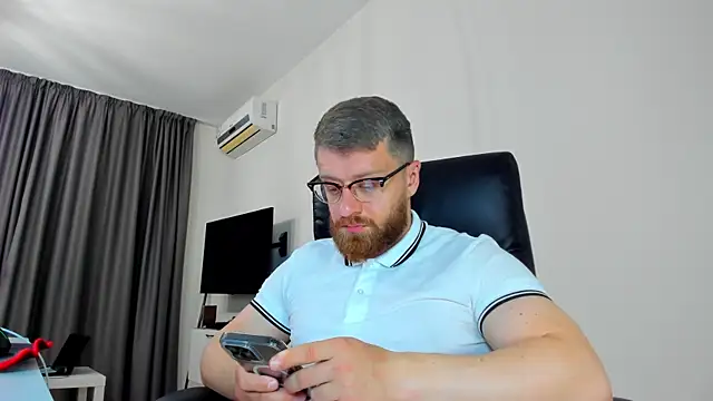 Findom guy online show from April 7, 12:38 pm