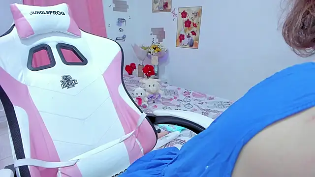 Snapshot of MiiaVolkova chatting on January 17, 5:42 am MiiaVolkova online show from January 17, 5:42 am