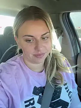 nicolesugarr online show from November 6, 7:04 pm