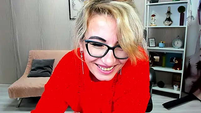 Cassandra Hotty online show from February 7, 11:01 am