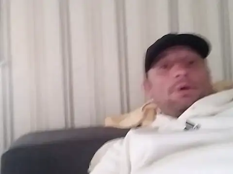 Snapshot of Atti44 chatting on November 29, 10:29 am Atti44 online show from November 29, 10:29 am